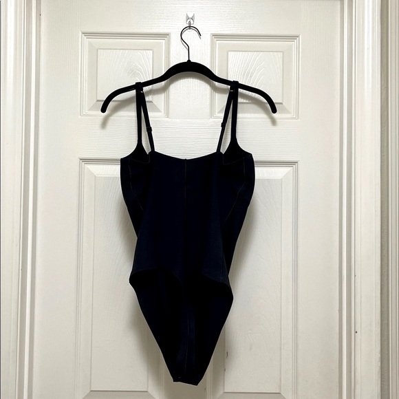 NWT SKIMS Push-Up Thong Bodysuit in Onyx - Picture 9 of 12